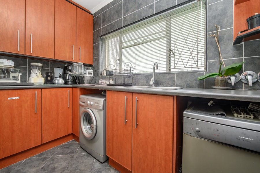 3 Bedroom Property for Sale in Kabega Park Eastern Cape